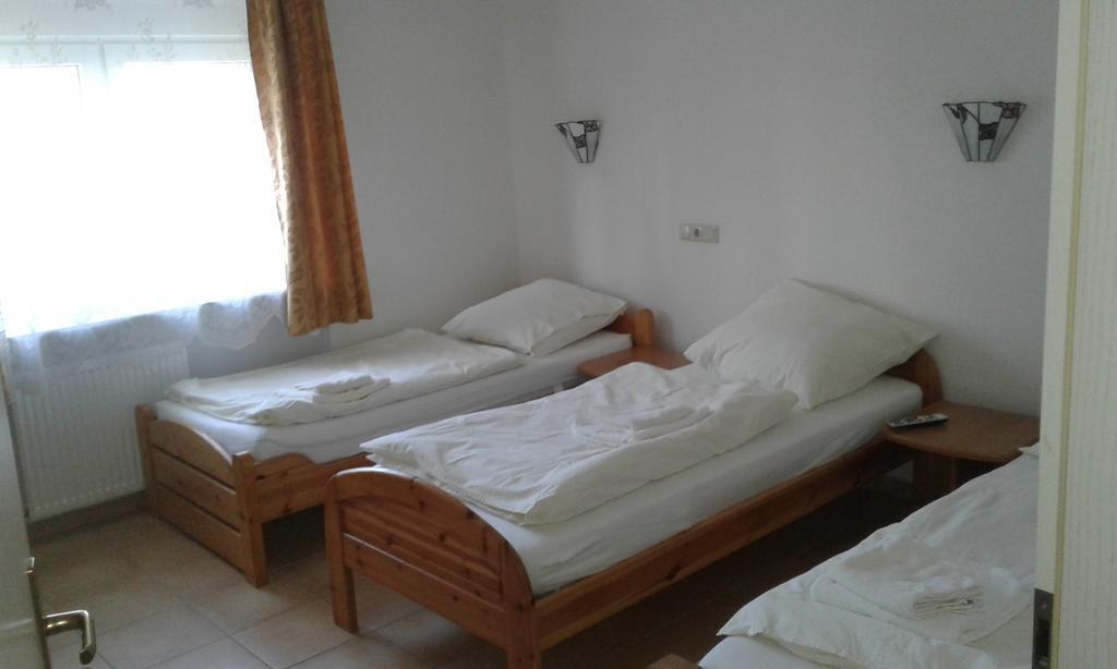 Wanderlust Hostel Floersheim am Main Экстерьер фото