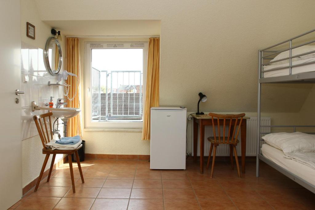 Wanderlust Hostel Floersheim am Main Номер фото